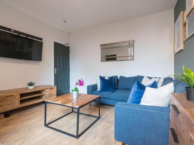 Balfour Road, Nottingham NG7, 6 bed terraced house to rent, £706 pppm | PrimeLocation