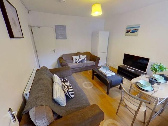 Balfour Road, Nottingham, Nottinghamshire NG7, 4 bed shared accommodation to rent, £2,687 pcm | PrimeLocation