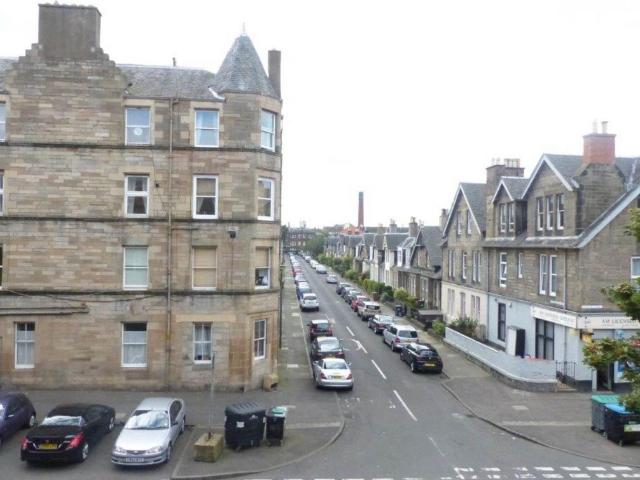 Balfour Street, Leith, Edinburgh 1 bed flat to rent £1,100 pcm £254 pw