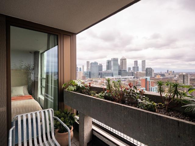 Balfron Tower, St Leonards Road, London E14, 2 bed flat to rent, £2,510 pcm | PrimeLocation