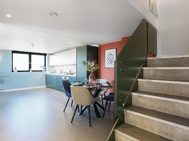 Balfron Tower, 7 St Leonards Road. 2 bed flat to rent £2,785 pcm £643 pw