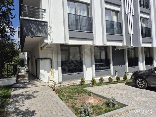 BALGAT 1409 CADDE'de YENİ BİNA'da,YENİ EŞYALI 1+150m2 Giriş Daire