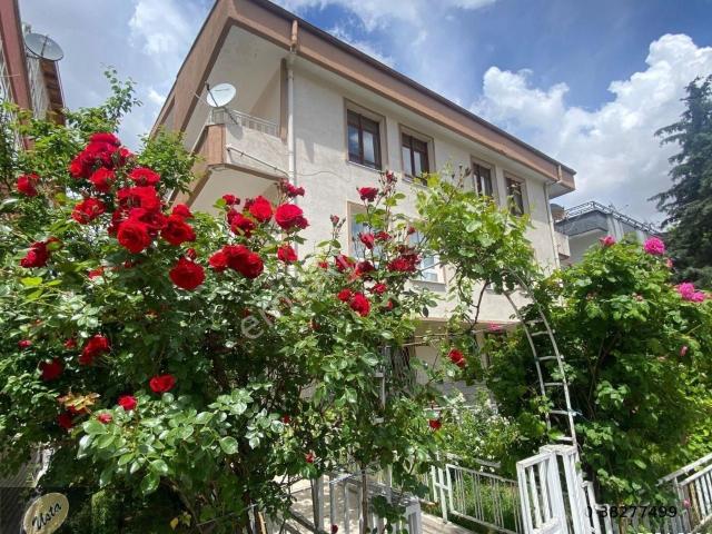 Balgat Hüsrev Ve Bakanlıklar Yakını 3+1 Kullanışlı Daire.