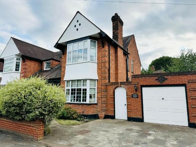 Balgores Square, Gidea Park, Essex RM2, 3 bed semi detached house to rent, £3,000 pcm | PrimeLocation