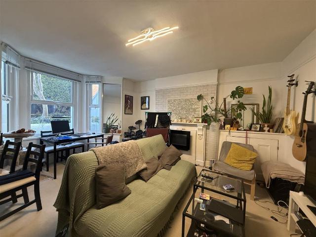 Balham Grove, Balham, London SW12, 1 bed flat to rent, £1,750 pcm | PrimeLocation