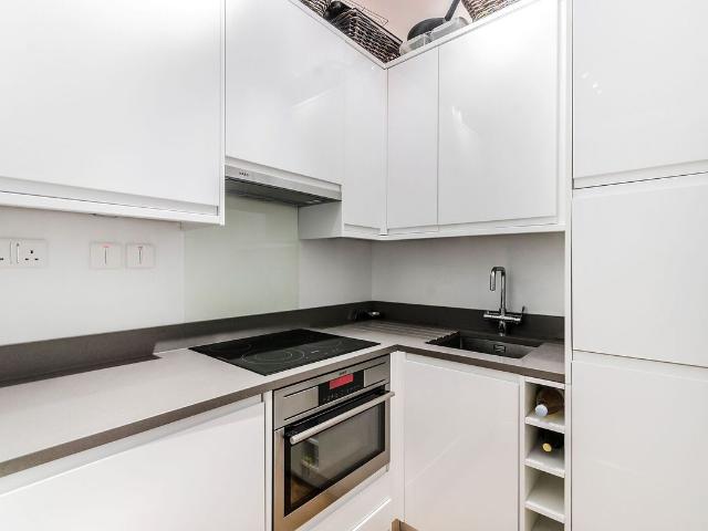 Balham High Road, Balham, London SW12, 2 bed flat to rent, £2,400 pcm | PrimeLocation
