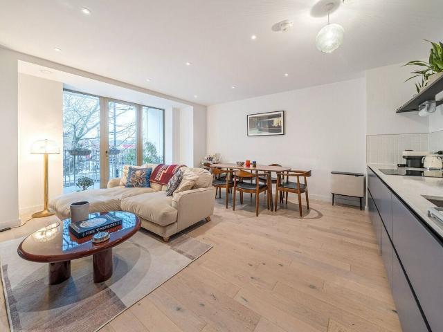 Balham High Road, Balham, London SW17, 2 bed flat to rent, £3,000 pcm | PrimeLocation