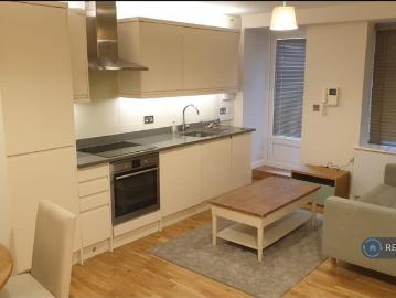 Balham High Road, London, SW17 Studio to rent £1,495 pcm £345 pw