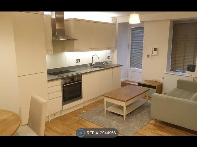 Balham High Road, London SW17, Studio to rent, £1,495 pcm | PrimeLocation