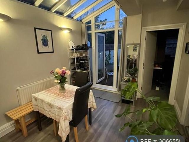 Balham High Road, London, SW17 1 bed flat to rent £1,900 pcm £438 pw