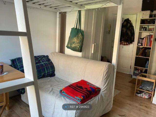 Balham High Road, London SW12, Studio to rent, £1,260 pcm | PrimeLocation