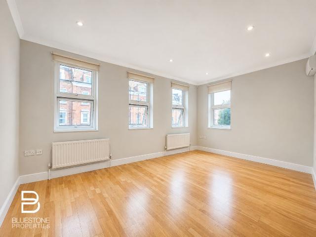 Balham High Road, London SW12, 1 bed flat to rent, £1,900 pcm | PrimeLocation