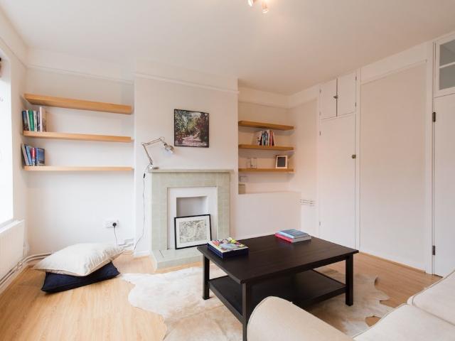 Balham Hill, London SW12, 1 bed flat to rent, £1,950 pcm | PrimeLocation