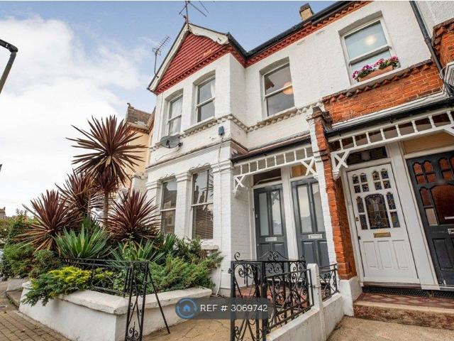Balham, London SW12, 2 bed flat to rent, £2,650 pcm | PrimeLocation