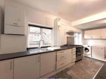 Balham, London SW12, Balham, 6 bed terraced house to rent, £6,300 pcm | PrimeLocation
