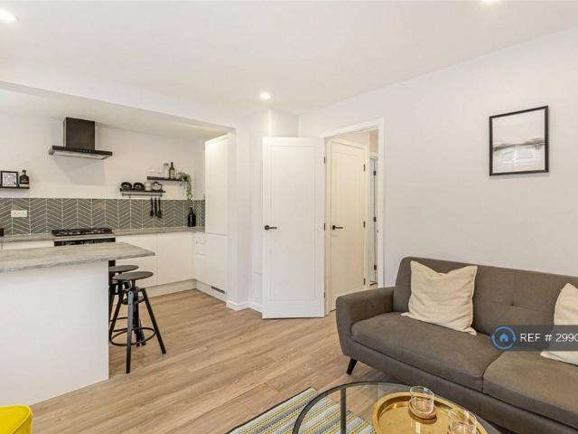 Balham, London, SW17 1 bed flat to rent £2,590 pcm £598 pw