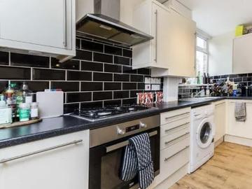 Balham New Road, London, SW12 9PH, United Kingdom | 4 bed house for rent #167386909 | Rentberry