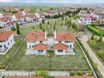 BALIKUYUMCU'DA DOĞA İÇERİSİNDE SATILIK KAT MÜLKİYETLİ VİLLA