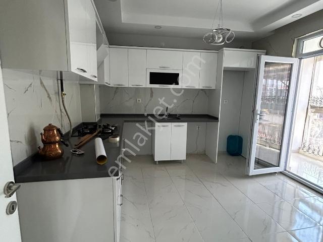 Balkan Gündüzden Esentepe Mahallesinde 3+1 Kiralık Daire