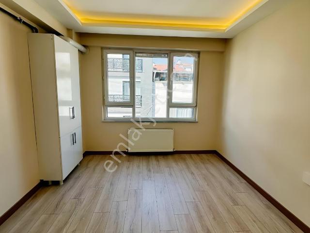 Balkan Gündüzden Sütlüce Mahallesinde Kiralık 1+1 Daire