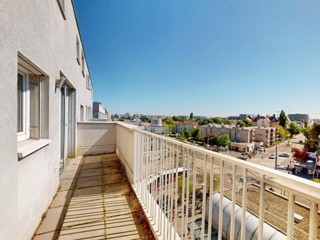 BALKONTRAUM | 2 ZIMMER WOHNUNG MIT GARAGENPLATZ | U BAHN VOR DER TÜR