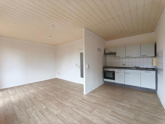 BALKONWOHNUNG mit EINBAUKÜCHE