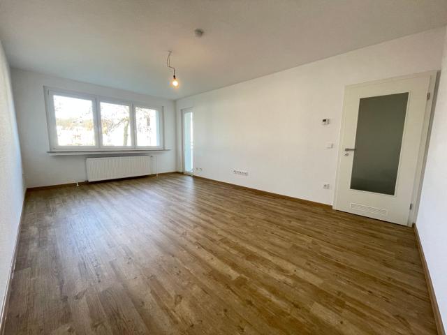 Balkonwohnung*modernisiert*Wannenbad*gedämmtes Haus*ruhige Lage