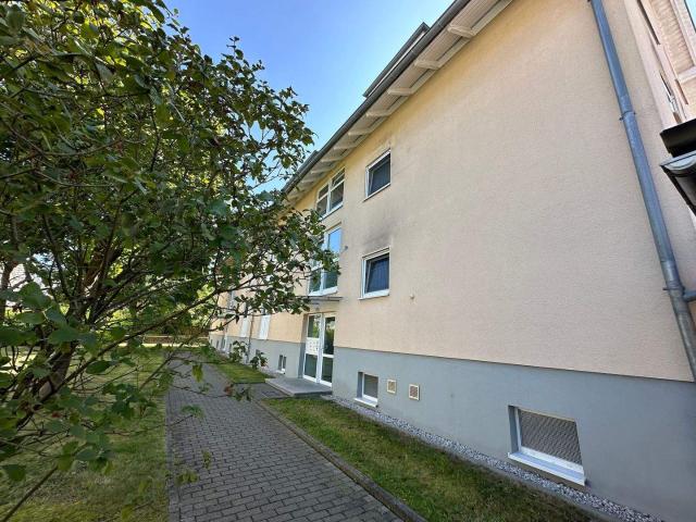 Balkon am Wohnzimmer Bad mit Fenster AuÃenrolllÃ¤den frei ab dem 1.8