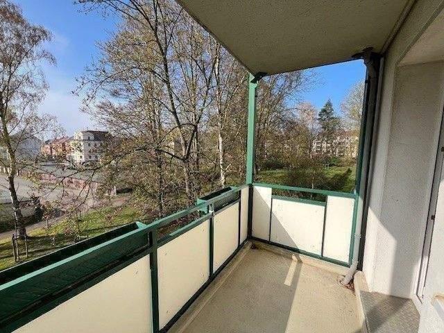 Balkon auf, Sonne rein. Marienthal. helle, moderne 4 Zimmer Wohnung mit EinbaukÃ¼che. sofort einzugsfertig