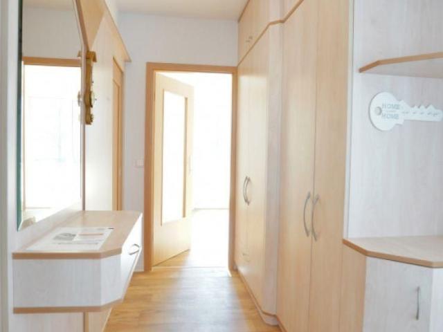 Balkon / Aufzug / Offene Küche
