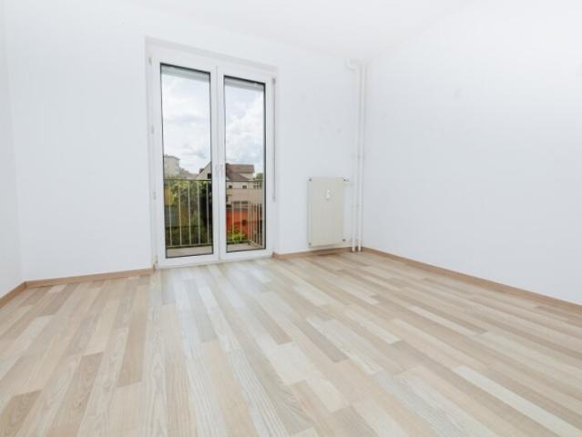 BALKON I BADEWANNE I INNENHOF AUSRICHTIG I SEHR RUHIG I MODERNES BADEZIMMER I PARKPLATZ OPTIONAL I EINBAUKÜCHE I PROJEKT WOHNEN