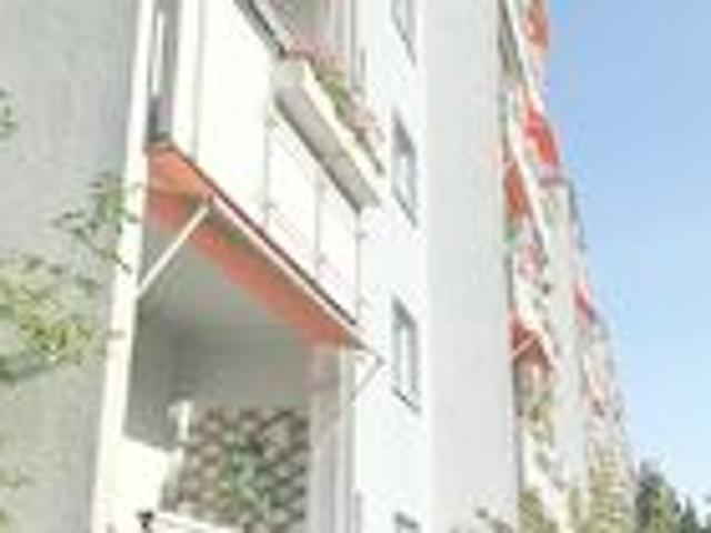 Balkon, Lift und Dusche / 2 Zi. Whg. in Leubnitz