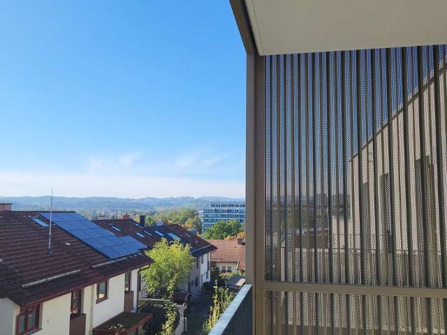 Balkon mit Bergblick, Echtholzboden & Einbauküche – 2 Zimmer Wohnung in Kempten zu vermieten!