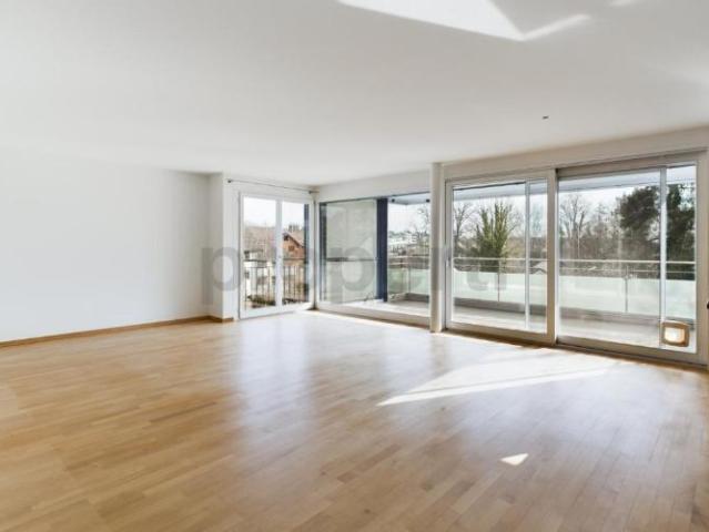 Balkon mit Wintergarten, Bergsicht & Umfassend Renoviert!