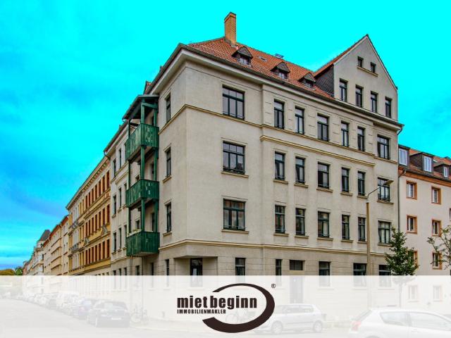 BALKON – SCHÖNE ESSKÜCHE – WANNENBAD – ABSTELLRAUM – KELLERABTEIL – HOCHPARTERRE