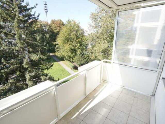 Balkon / Ruhige Lage / Badewanne