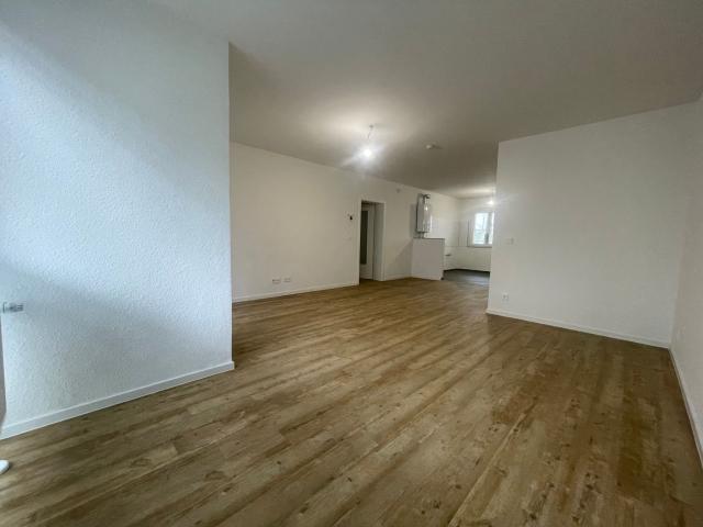 Balkon und Tageslichtbad*sanierte 3 Zimmer Wohnung