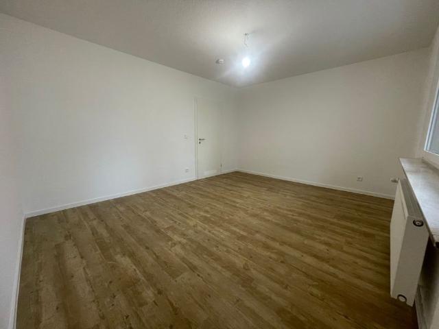 Balkon und Tageslichtbad*sanierte 3 Zimmer Wohnung