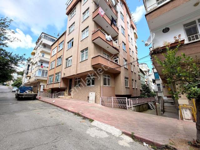 Balkonlu Yüksekgiriş İçi Yapılı Ebeveynbanyolu 2+1 Satılık Daire