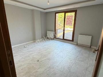 Balkonlu Ara Kat Daire