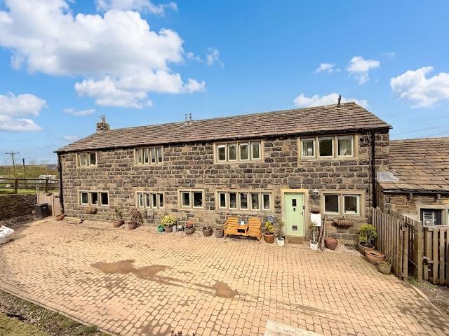 Balkram Edge Road, Halifax HX2, 4 bed semi detached house to rent, £1,800 pcm | PrimeLocation