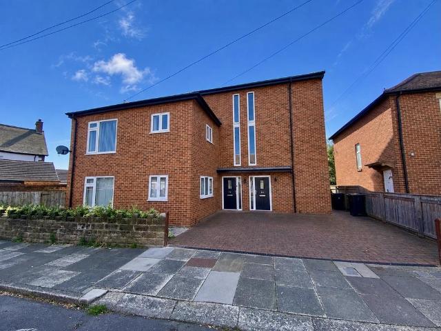 Balkwell Avenue, North Shields, NE29 2 bed flat to rent £750 pcm £173 pw
