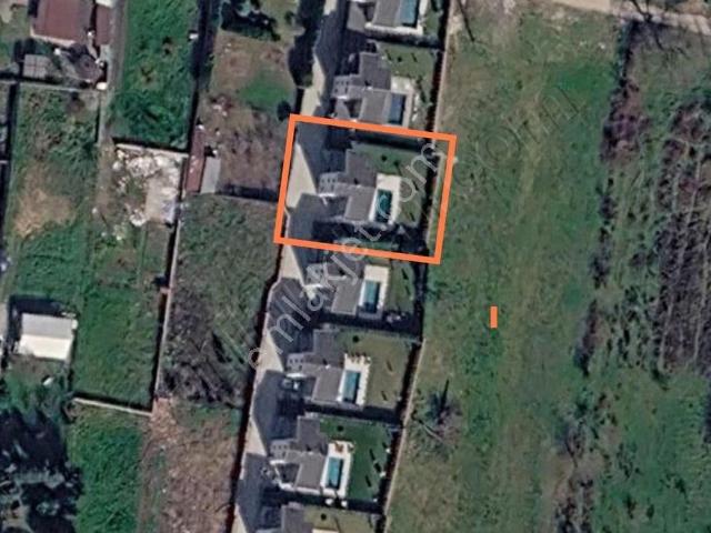 Ballıca Mah Site İçinde Öz. Havuz 5+2 Lüks Triplex Villa 750 M2