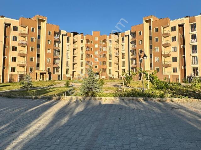 Ballıkuyumcu Site De 3+1 Boş Oturuma Hazır 170 M² Kiralık Daire