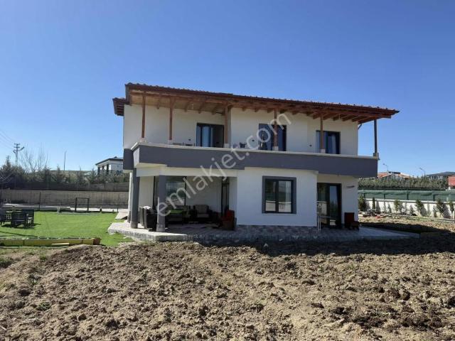Ballıkpınar'da Satılık 1500 M2 Arsa İçinde 5+1 Villa Full Yapılı