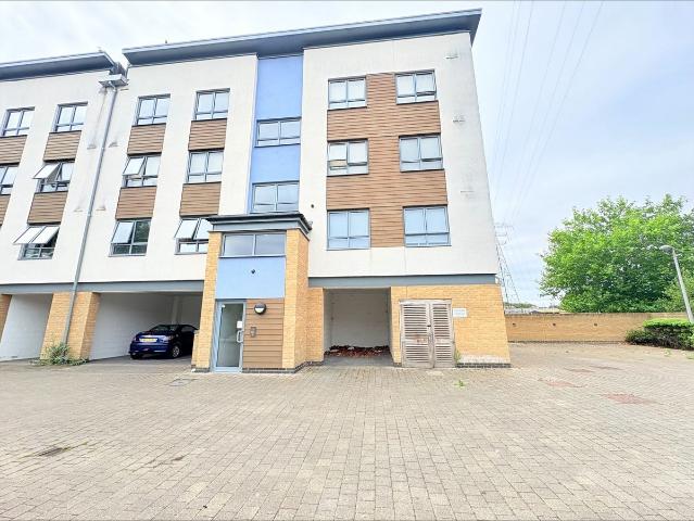 Ballantyne Drive, Colchester, Essex CO2, 2 bed flat to rent, £1,295 pcm | PrimeLocation