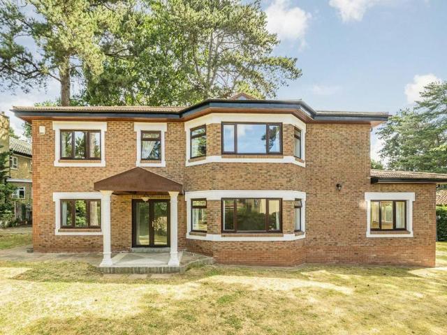 Ballard Close, Kingston Upon Thames KT2 5 bed house to rent £6,500 pcm £1,500 pw