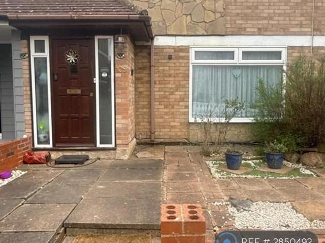 Ballards Walk, Basildon, SS15 3 bed terraced house to rent £1,750 pcm £404 pw