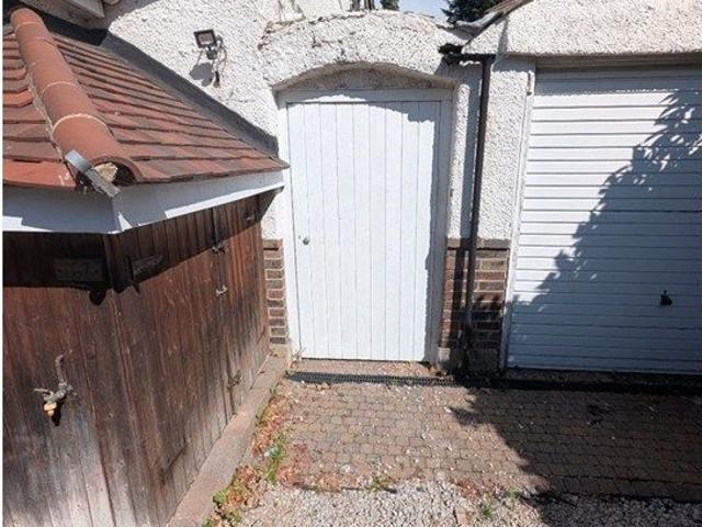 Ballards Way, London CR0, 1 bed flat to rent, £1,300 pcm | PrimeLocation