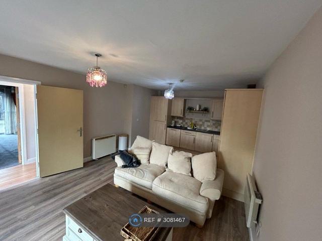 Balme Road, Cleckheaton BD19, 2 bed bungalow to rent, £850 pcm | PrimeLocation
